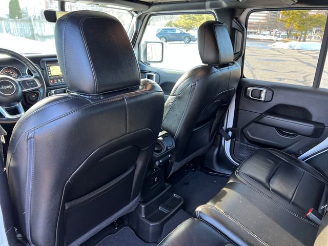 Used 2022 Jeep Wrangler Unlimited Sahara AWD/4WD image 28