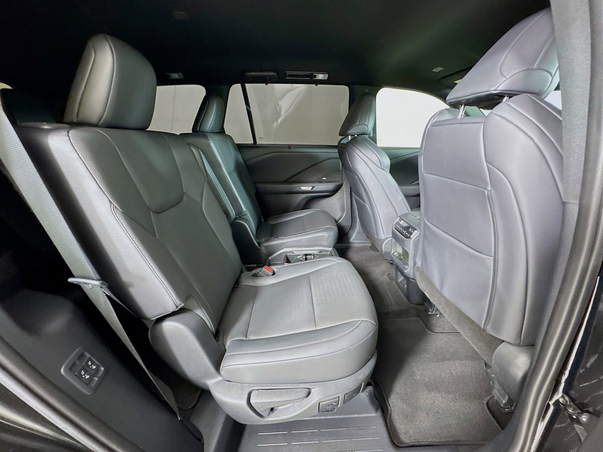 Used 2024 Lexus TX 500h AWD w/ Technology Package image 30