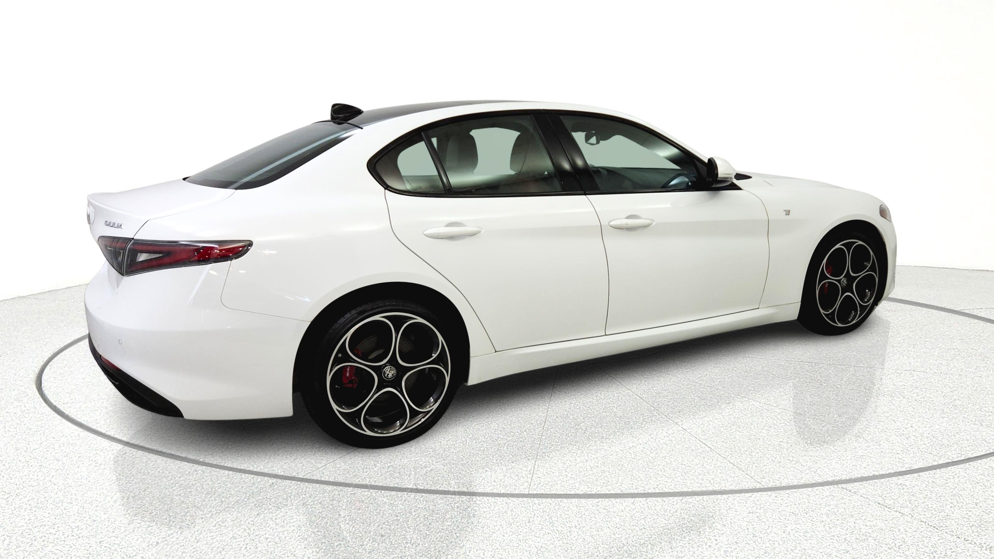 Used 2023 Alfa Romeo Giulia Ti w/ Active Assist Plus Package AWD/4WD image 7
