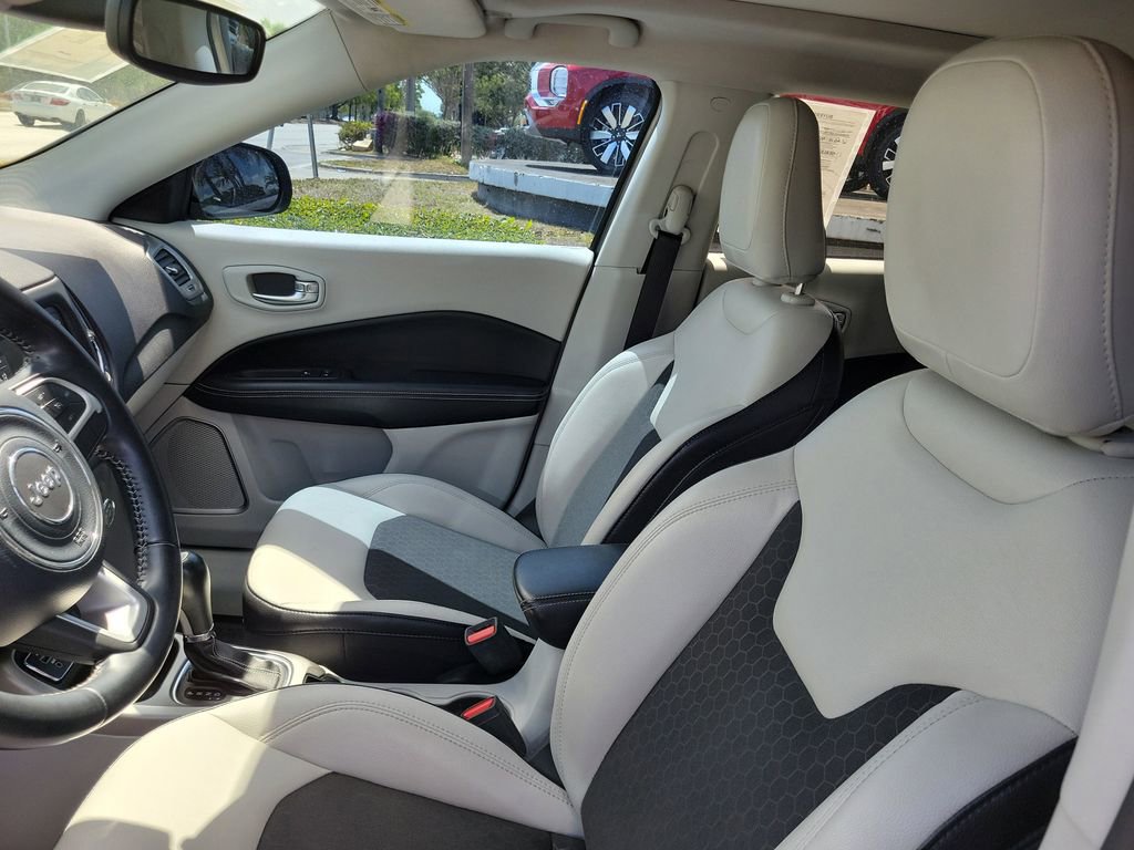Used 2018 Jeep Compass Latitude image 10