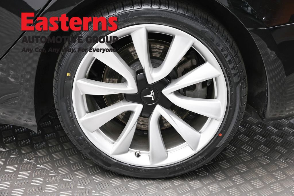 Used 2019 Tesla Model 3 Standard Range Plus image 8