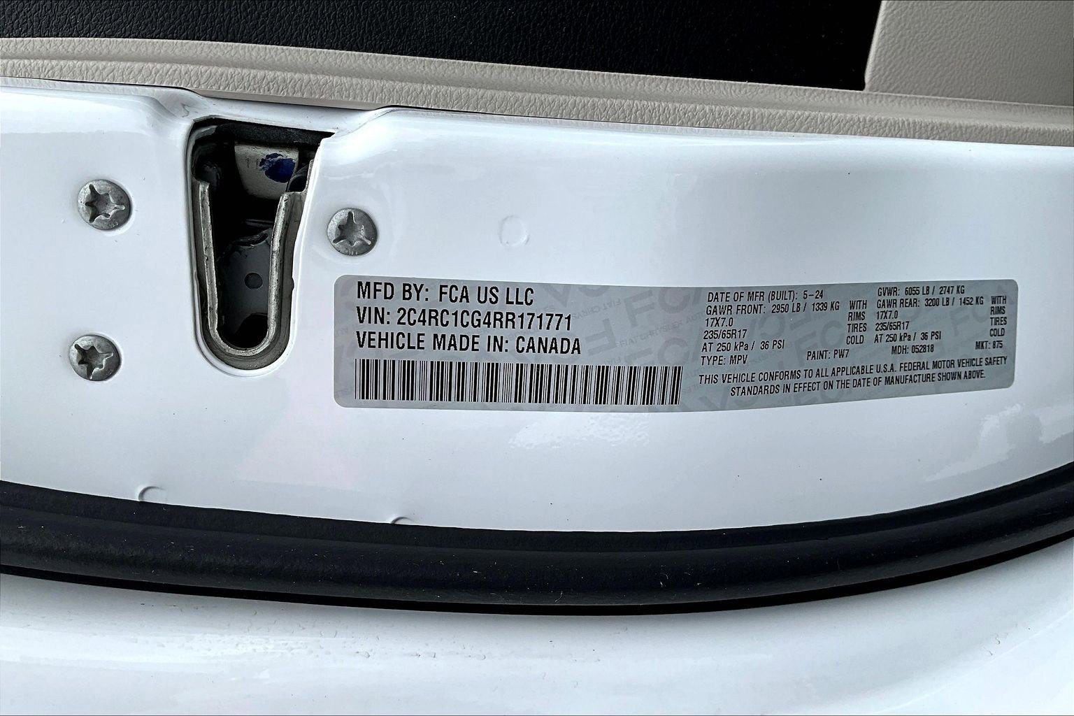 Used 2024 Chrysler Voyager LX image 19