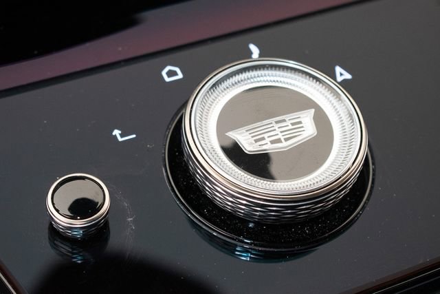 Used 2025 Cadillac Escalade ESV Sport Platinum w/ LPO, Floor Liner Package AWD/4WD image 36