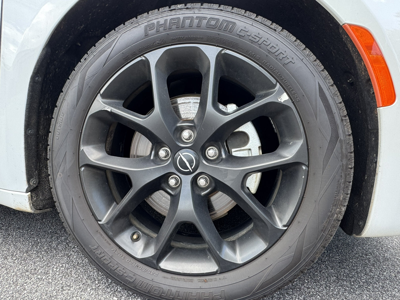 Used 2025 Chrysler Pacifica Limited FWD image 15
