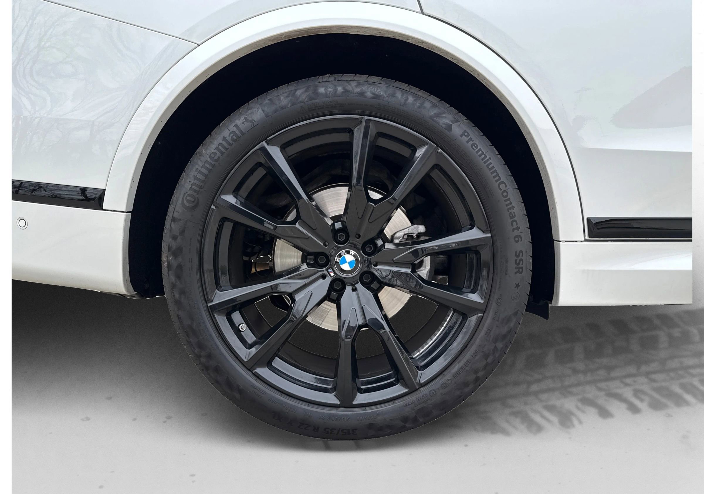 Used 2023 BMW X7 xDrive40i w/ M Sport Package image 26