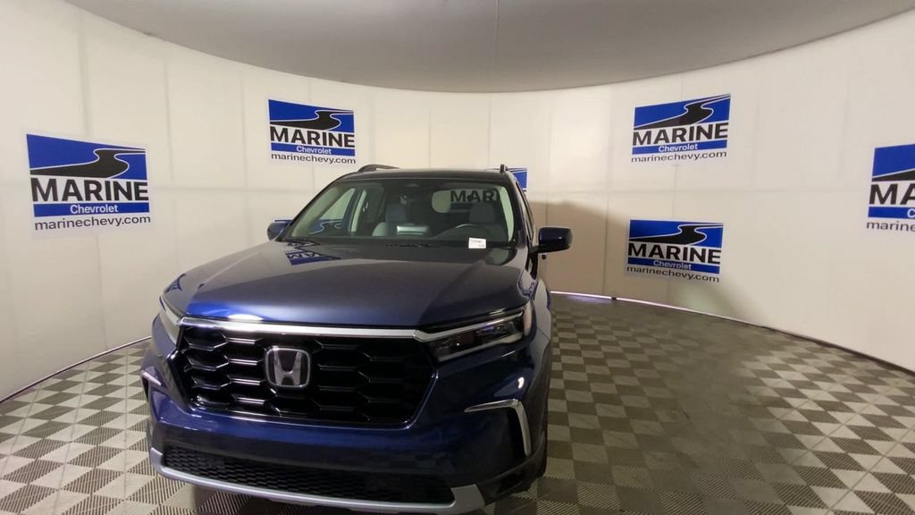 Used 2025 Honda Pilot Touring image 5