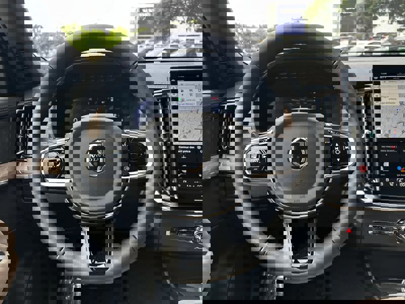 New 2025 Volvo XC90 T8 Plus w/ Protection Package Premier image 15