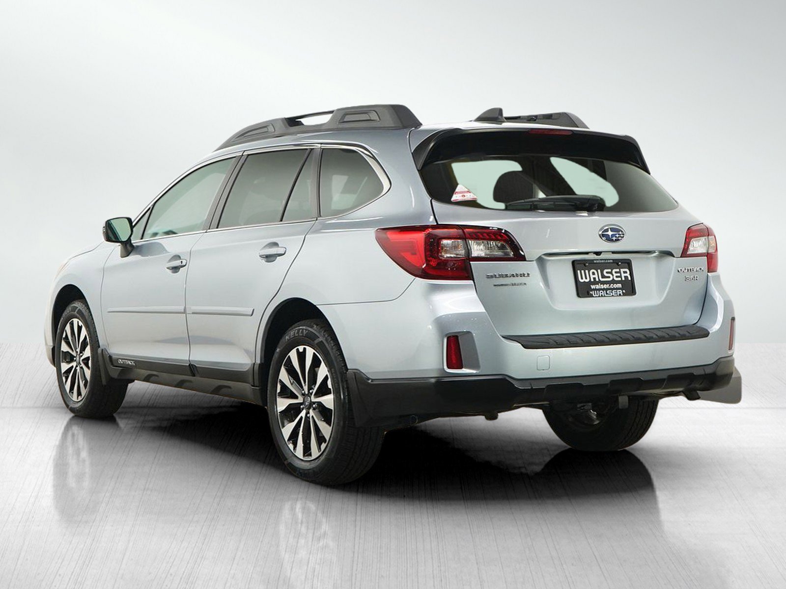 Used 2016 Subaru Outback 3.6R Limited AWD/4WD image 3