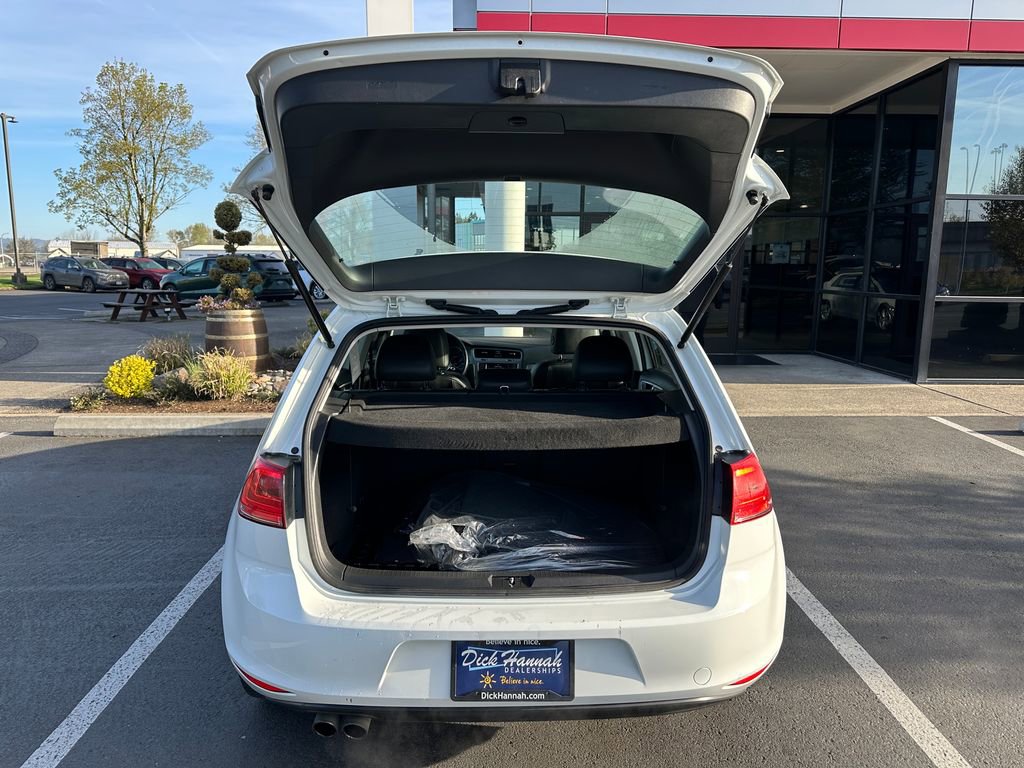 Used 2017 Volkswagen Golf Wolfsburg Edition image 11