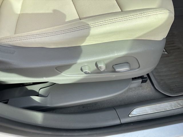 Used 2020 Cadillac XT5 Premium Luxury w/ LPO, Floor Liner Package image 42