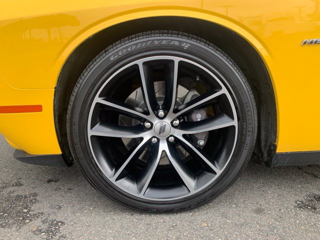 Used 2018 Dodge Challenger R/T Plus RWD image 9