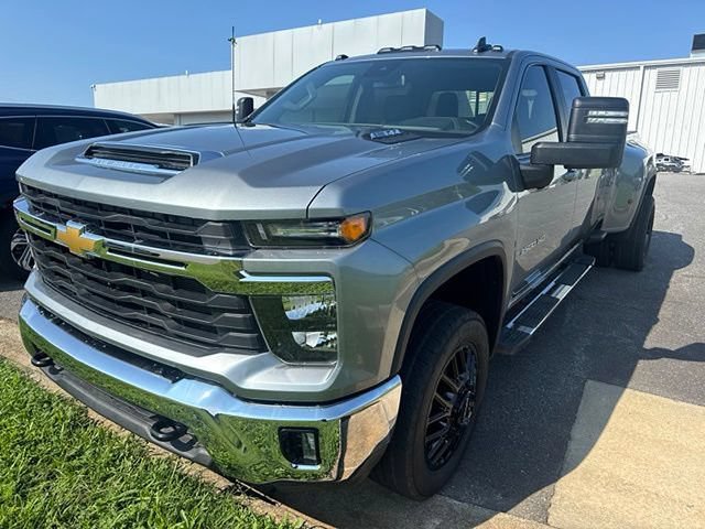 Used 2024 Chevrolet Silverado 3500 LT