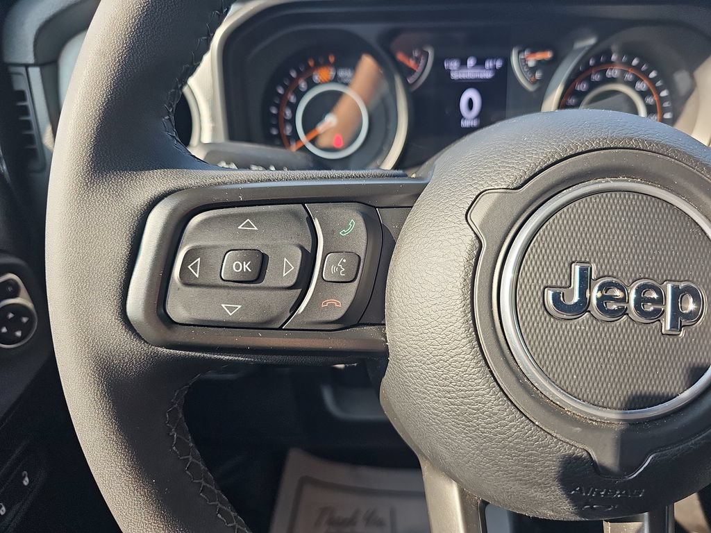 Used 2025 Jeep Wrangler Unlimited Sport AWD/4WD image 16