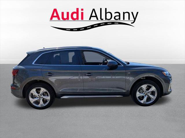 Certified 2023 Audi Q5 2.0T Premium Plus w/ Premium Plus Package AWD/4WD image 3