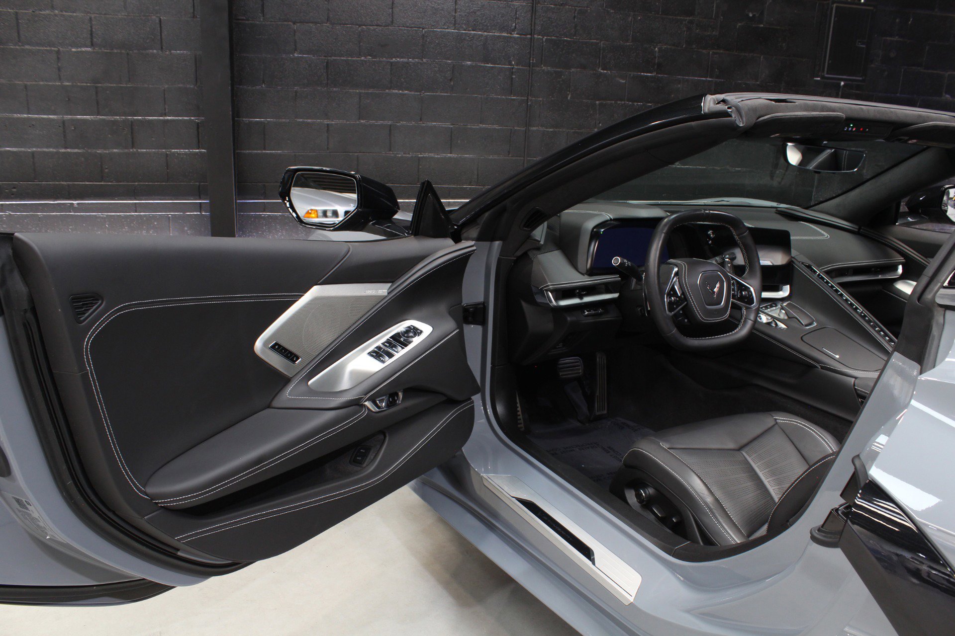 Used 2024 Chevrolet Corvette Stingray Premium Conv w/ Z51 Performance Package RWD image 38
