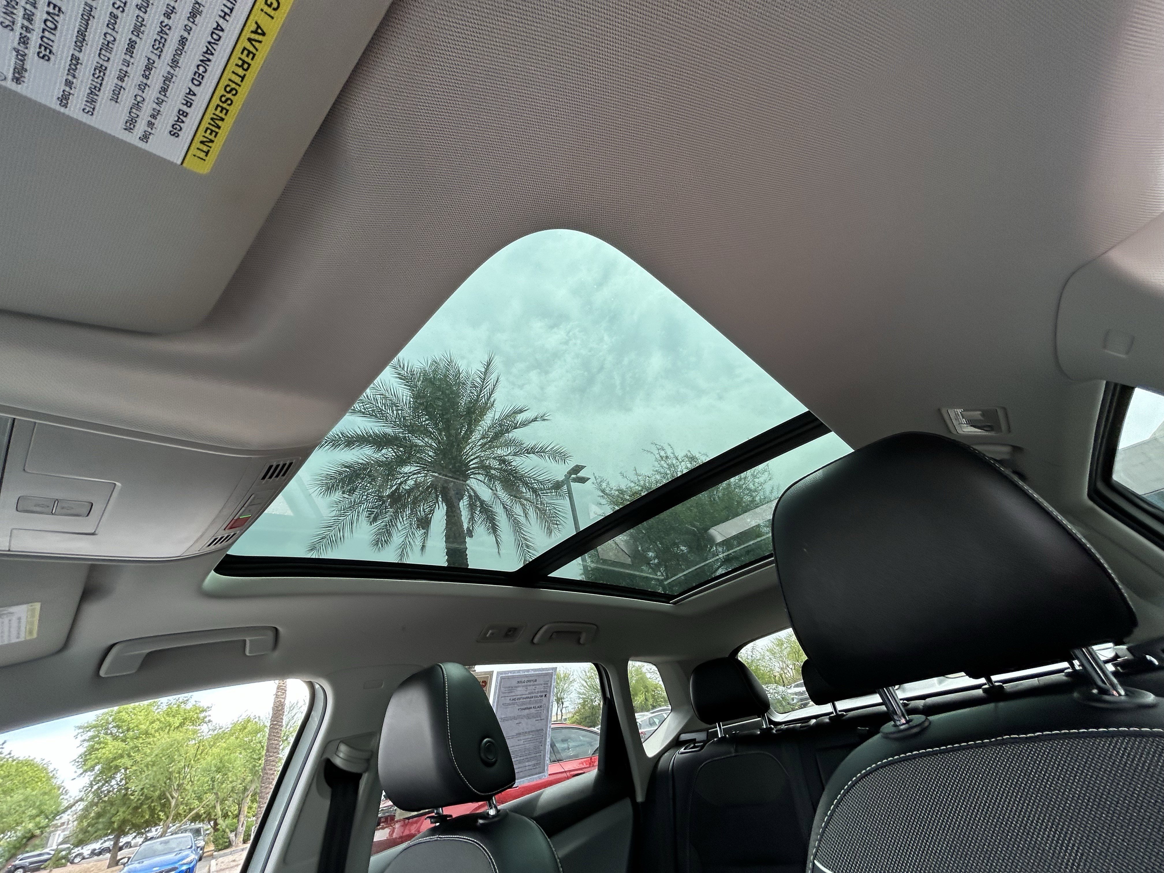 Used 2023 Volkswagen Taos SE w/ Panoramic Sunroof Package image 16