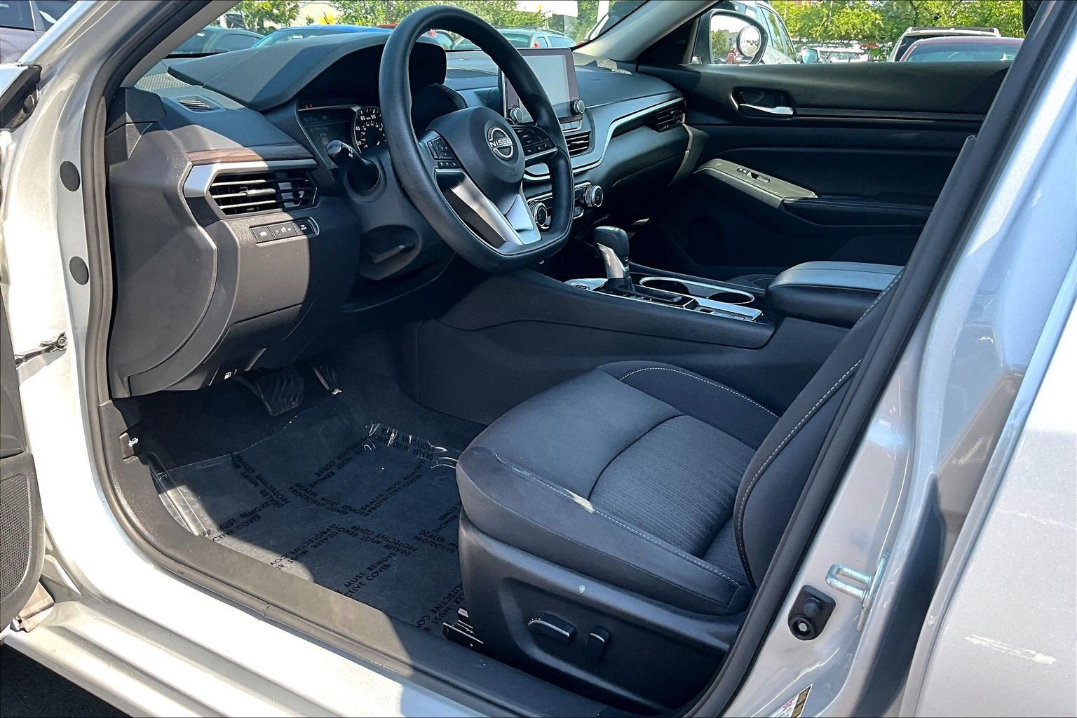 Used 2024 Nissan Altima 2.5 SV AWD/4WD image 13