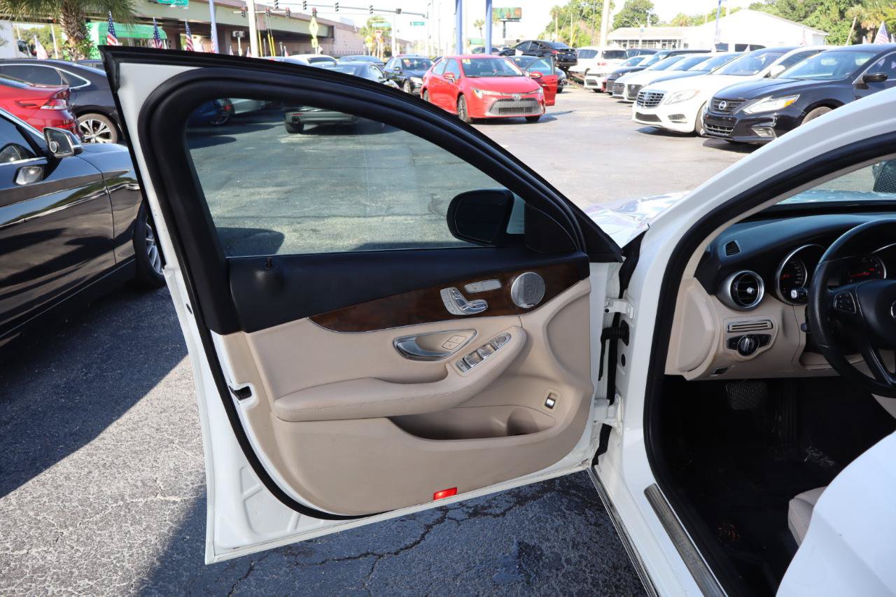 Used 2017 Mercedes-Benz C 300 Sedan image 11