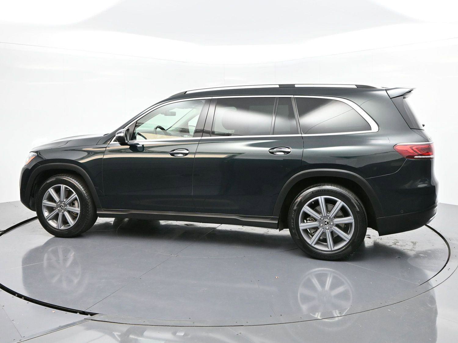 Used 2023 Mercedes-Benz GLS 450 4MATIC image 5