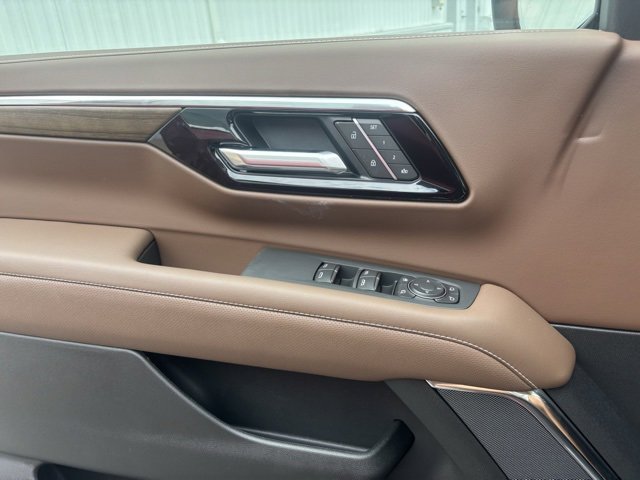 New 2026 Chevrolet Suburban High Country w/ Sun And Tow Package image 27