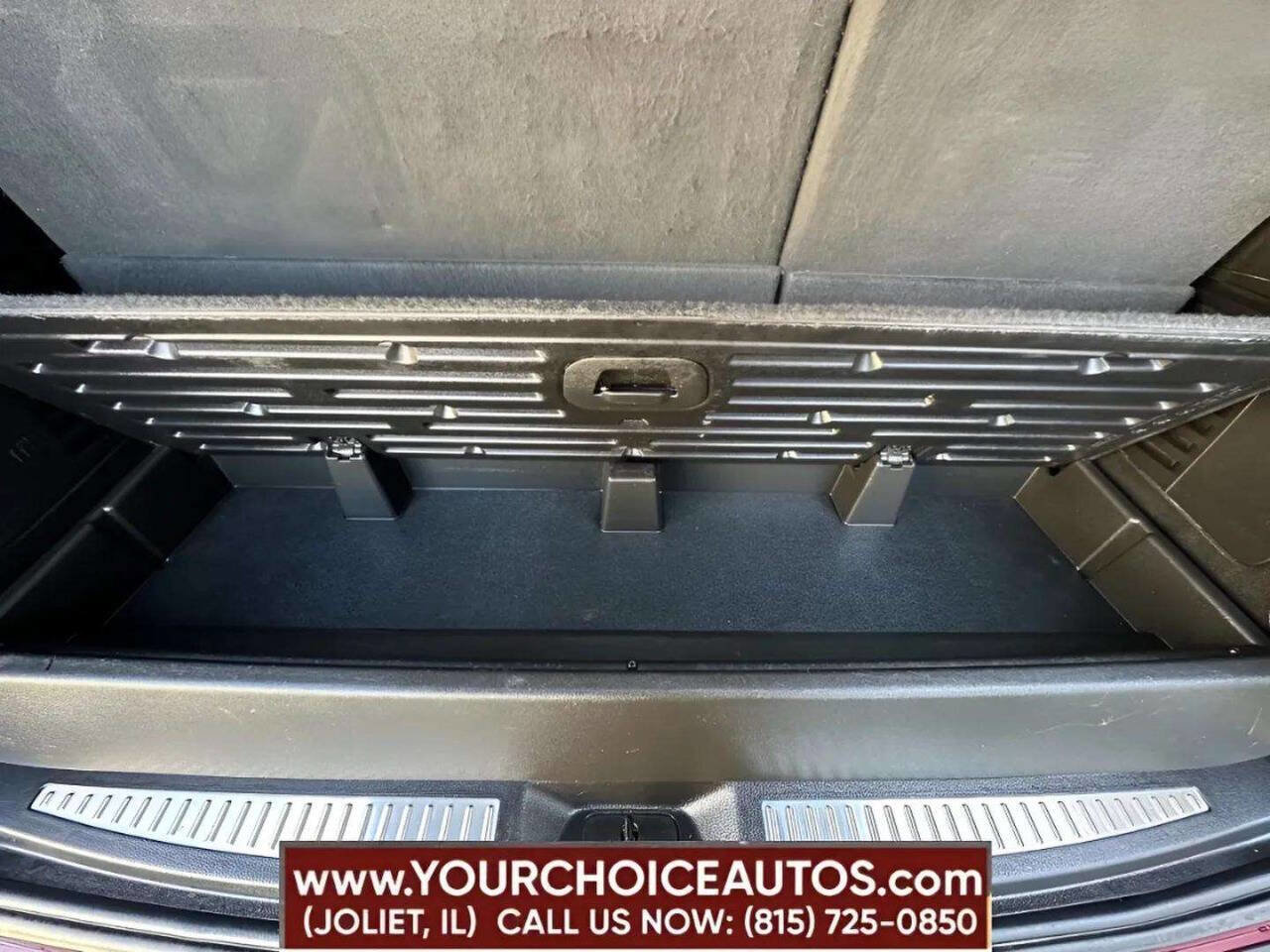 Used 2018 Chevrolet Tahoe Premier AWD/4WD image 10