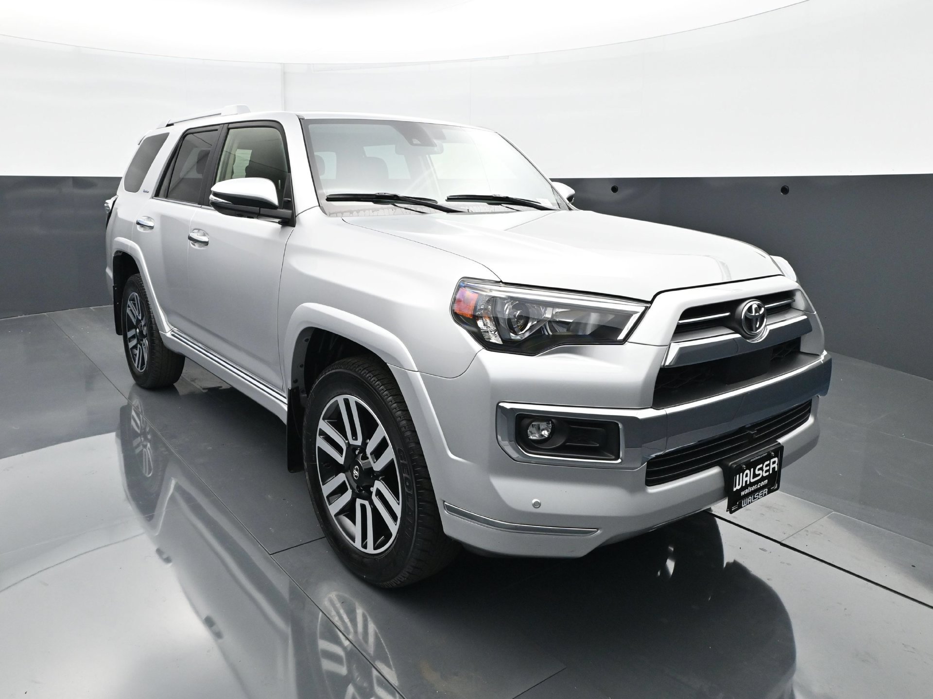 Used 2024 Toyota 4Runner Limited AWD/4WD image 11