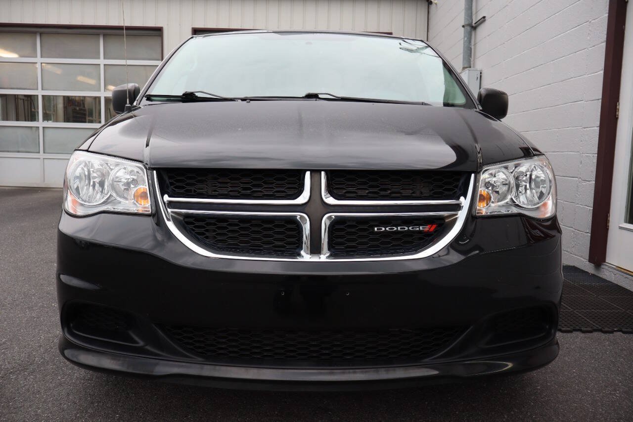 Used 2017 Dodge Grand Caravan SE w/ Power Window Group FWD image 2