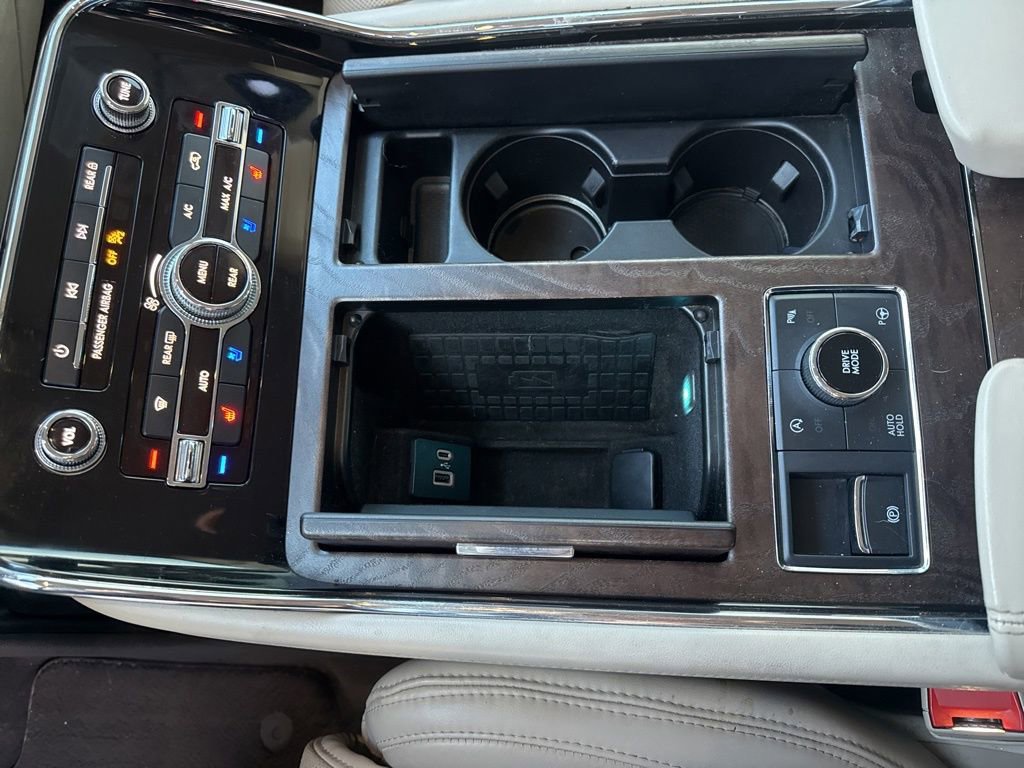 Used 2020 Lincoln Navigator Reserve w/ Luxury Package image 17