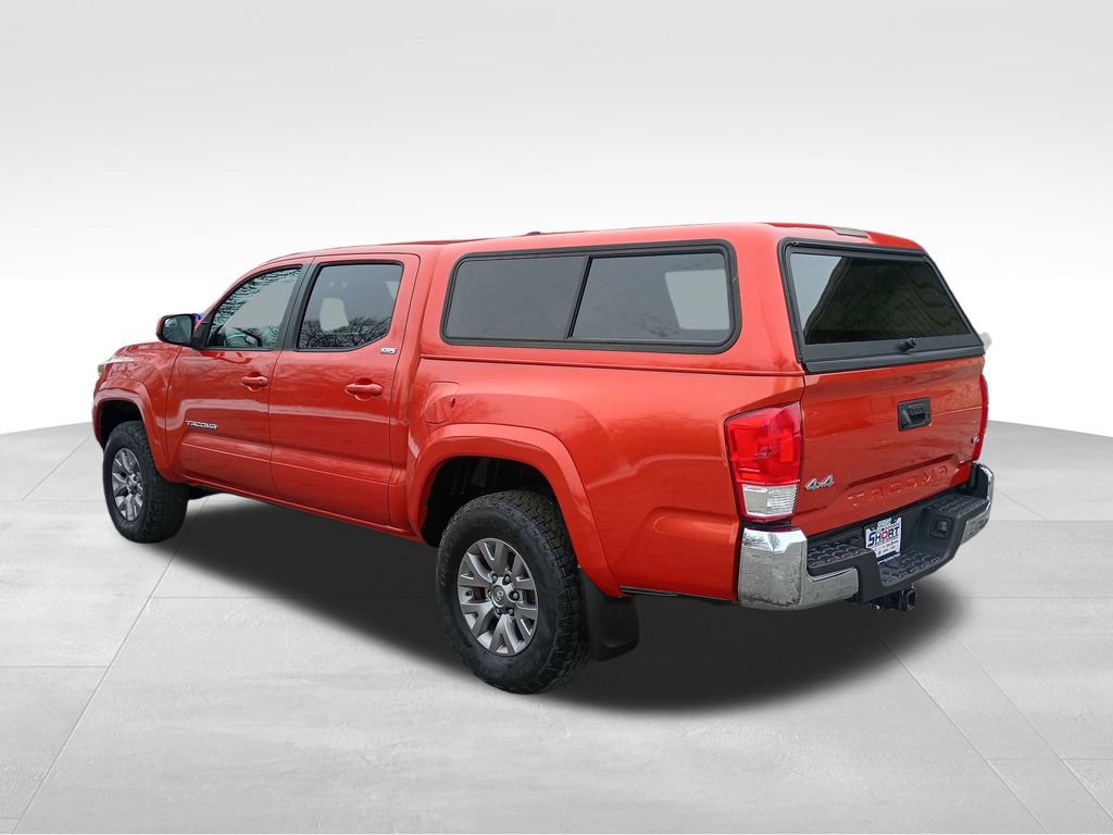 Used 2016 Toyota Tacoma SR5 w/ SR5 Appearance Package (SN) image 3