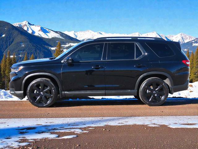 Used 2025 Honda Pilot Black Edition image 3