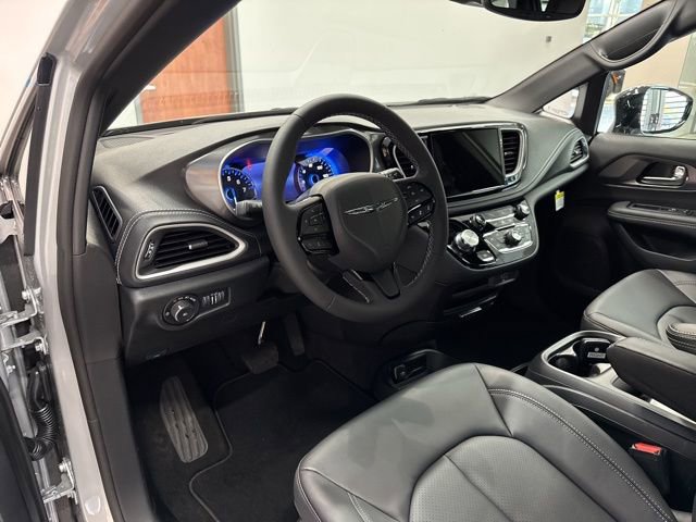 New 2026 Chrysler Pacifica Select image 22