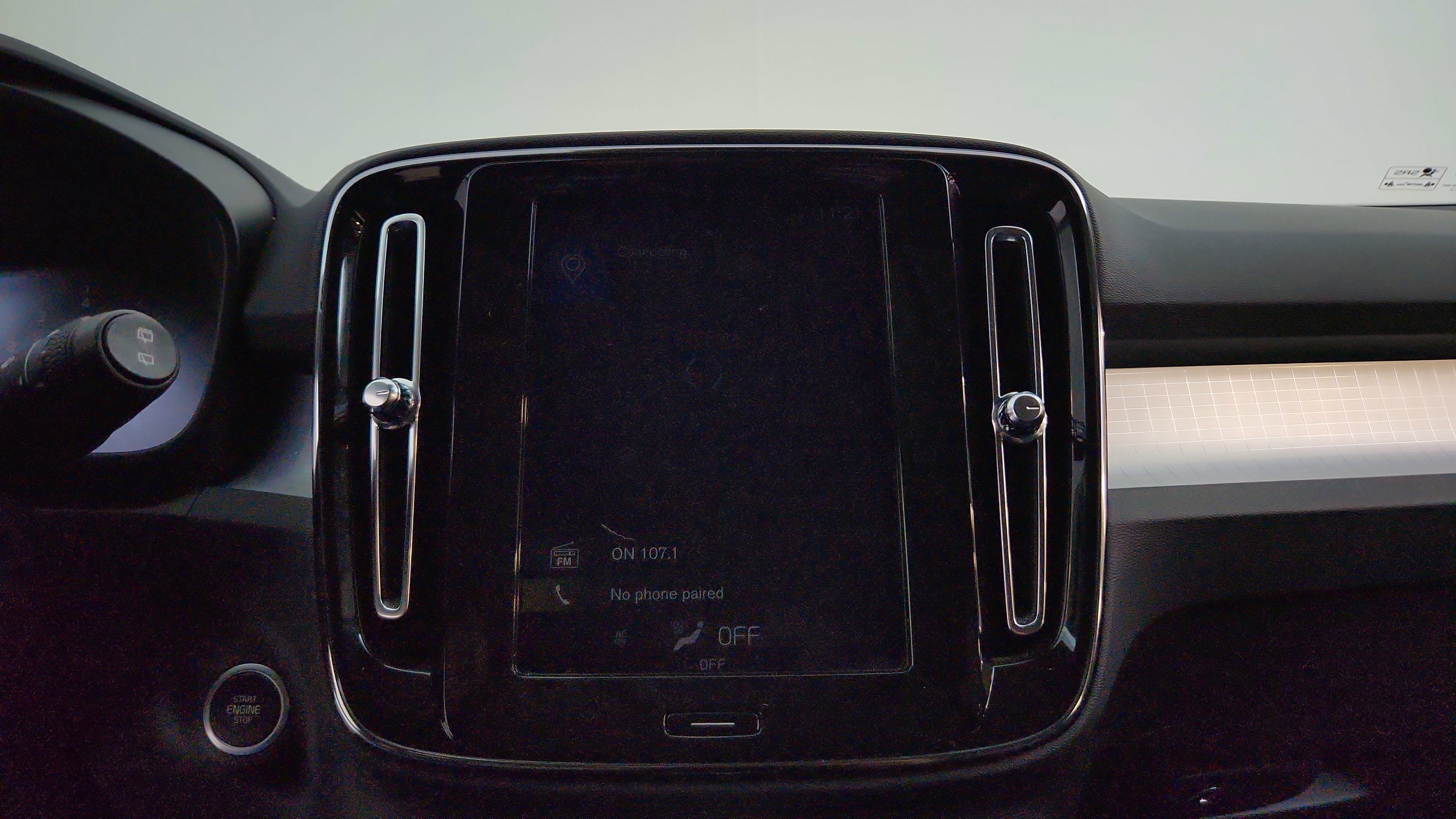 Used 2020 Volvo XC40 T4 Momentum FWD image 28