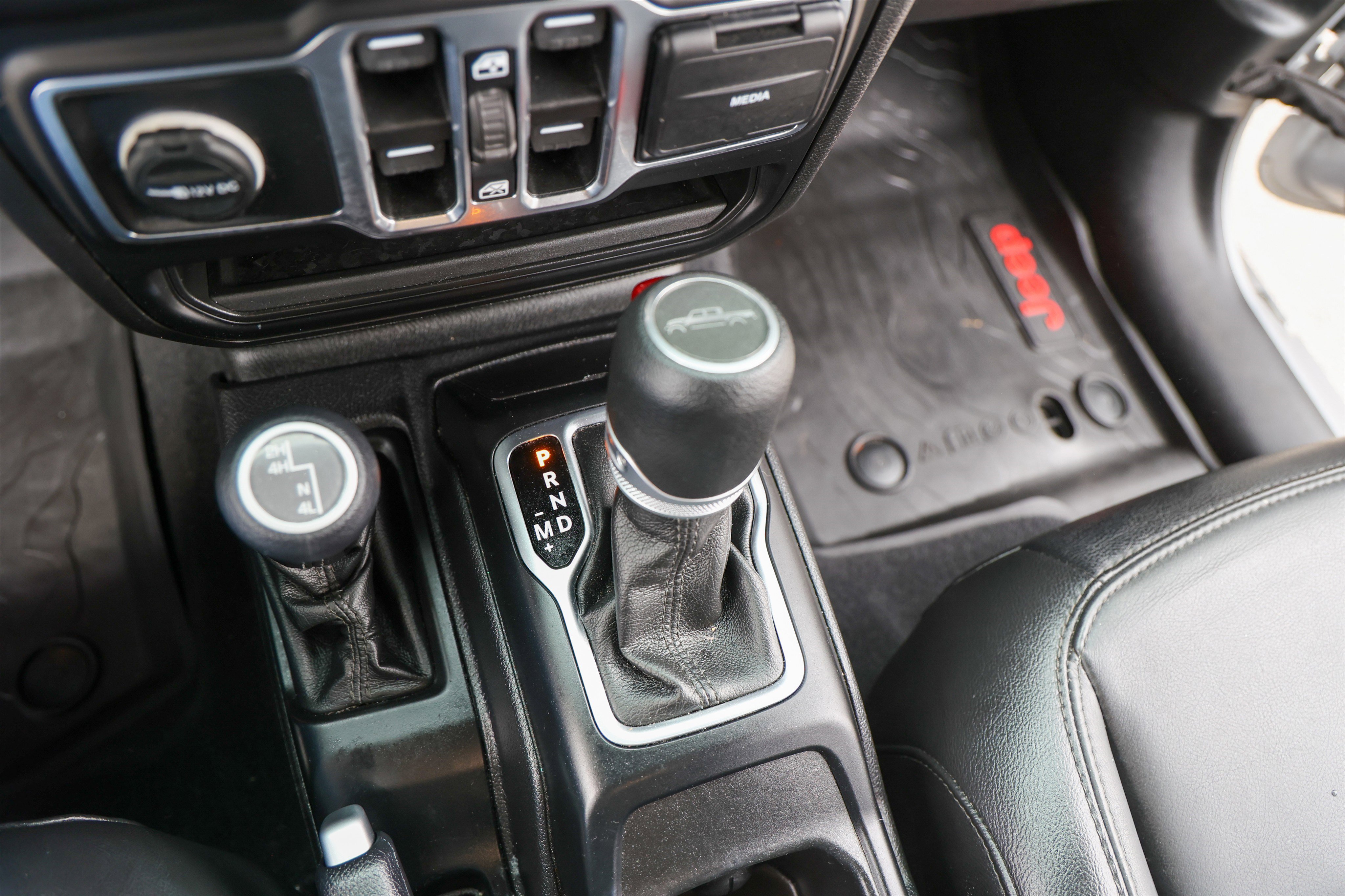 Used 2021 Jeep Gladiator Sport image 29