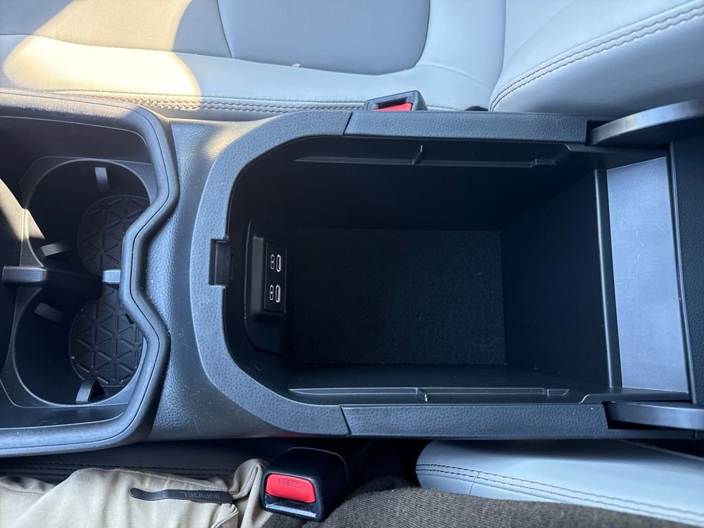 Used 2023 Toyota RAV4 XLE Premium image 27