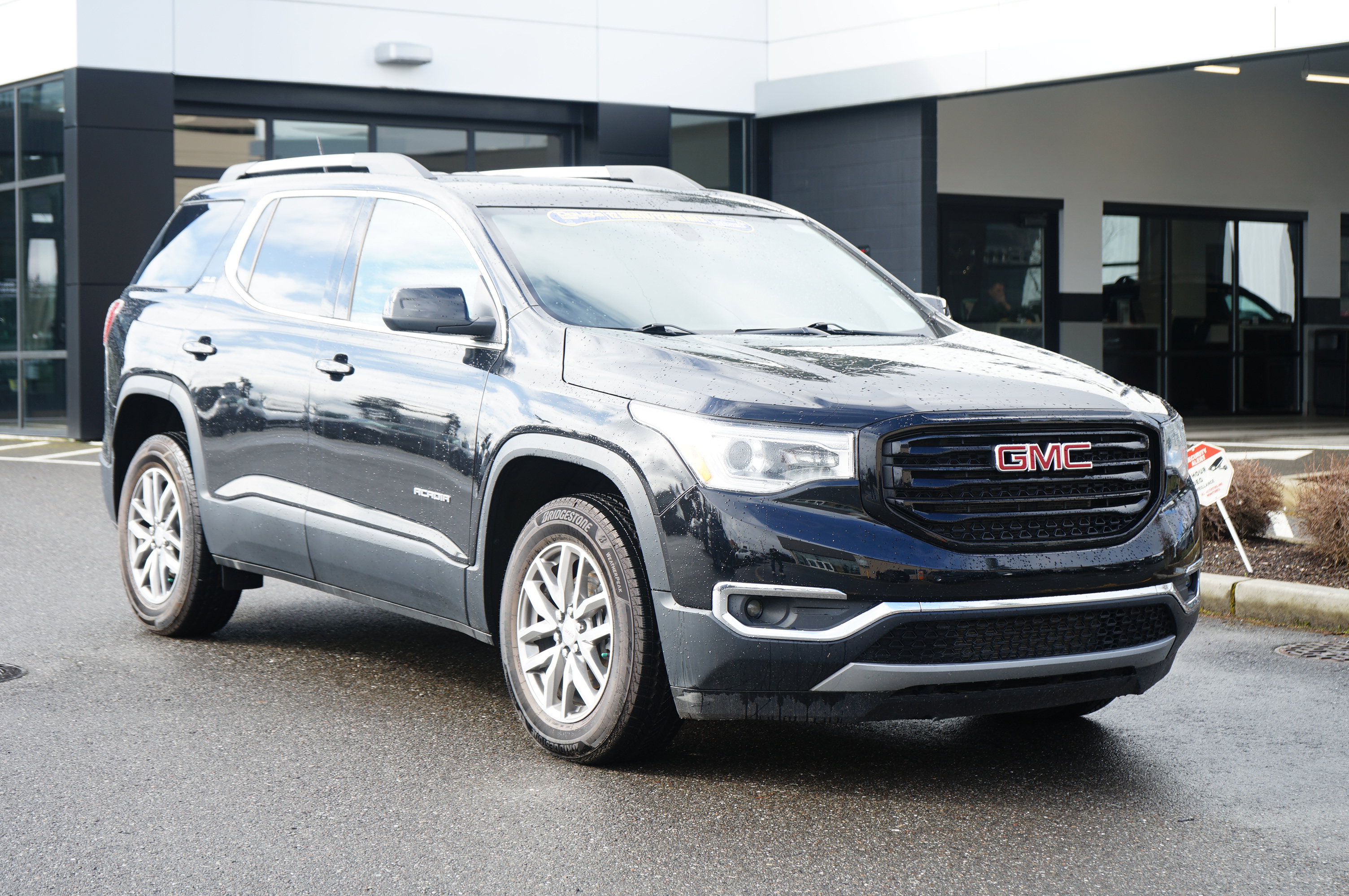 Used 2019 GMC Acadia SLE w/ GMC Pro Grade Package