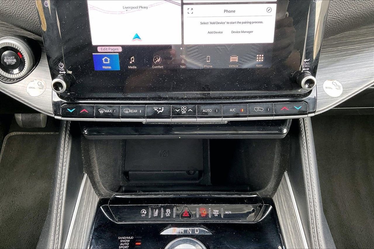 Certified 2024 Jeep Wagoneer Series II w/ Flexible Seating Group AWD/4WD image 19