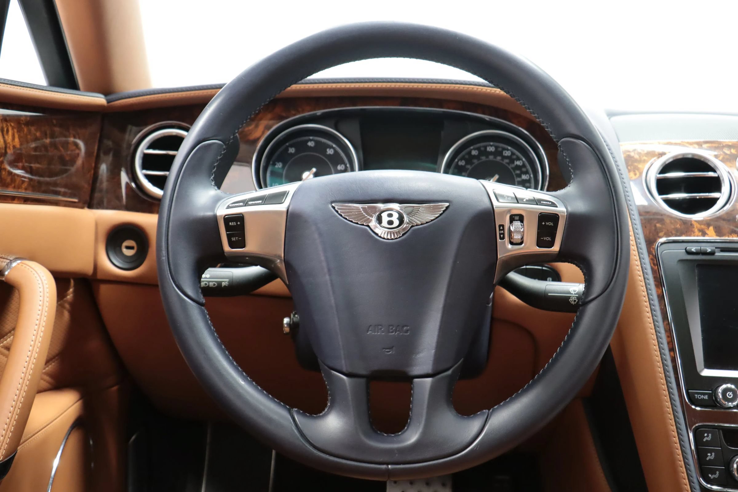 Used 2016 Bentley Flying Spur V8 AWD/4WD image 24