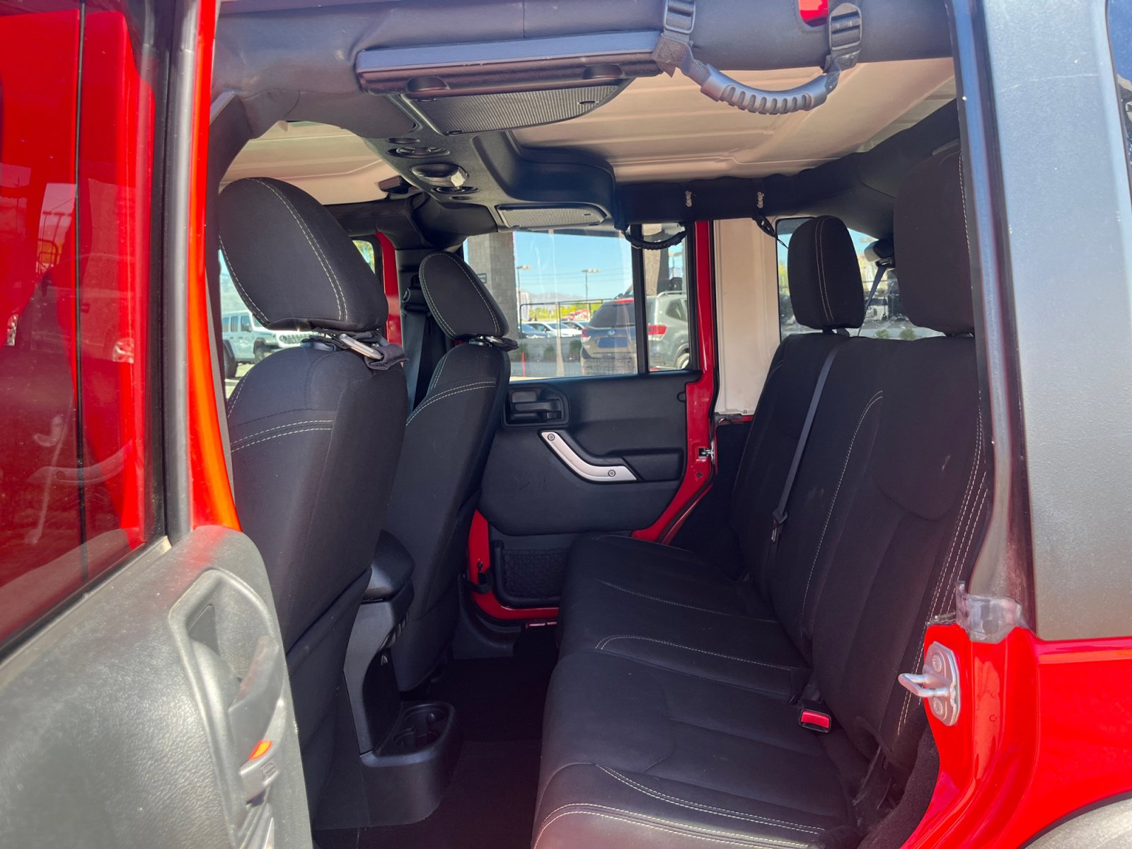 Used 2017 Jeep Wrangler Unlimited Rubicon w/ Connectivity Group image 17