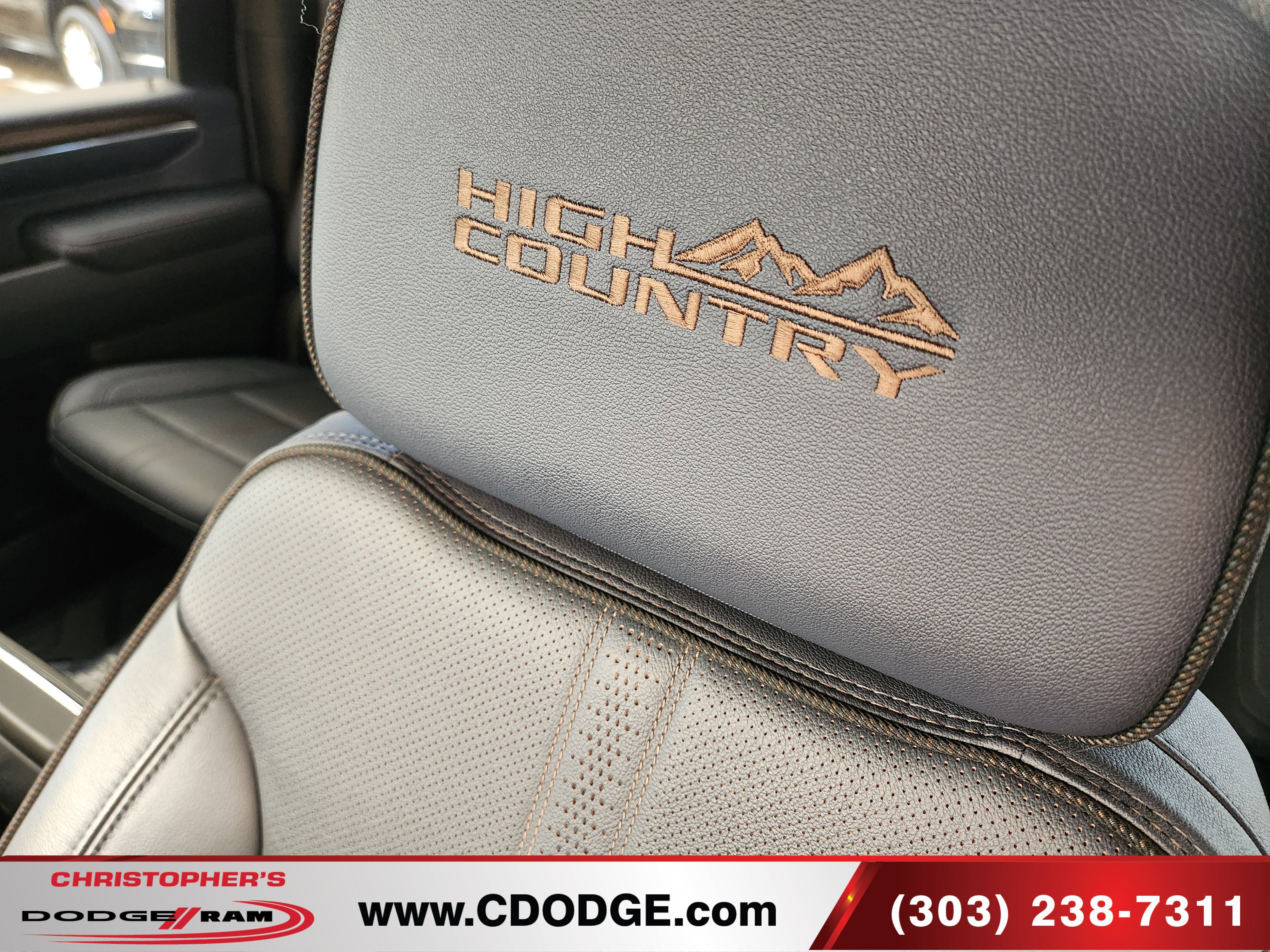 Used 2024 Chevrolet Silverado 2500 High Country w/ High Country Premium Package AWD/4WD image 16