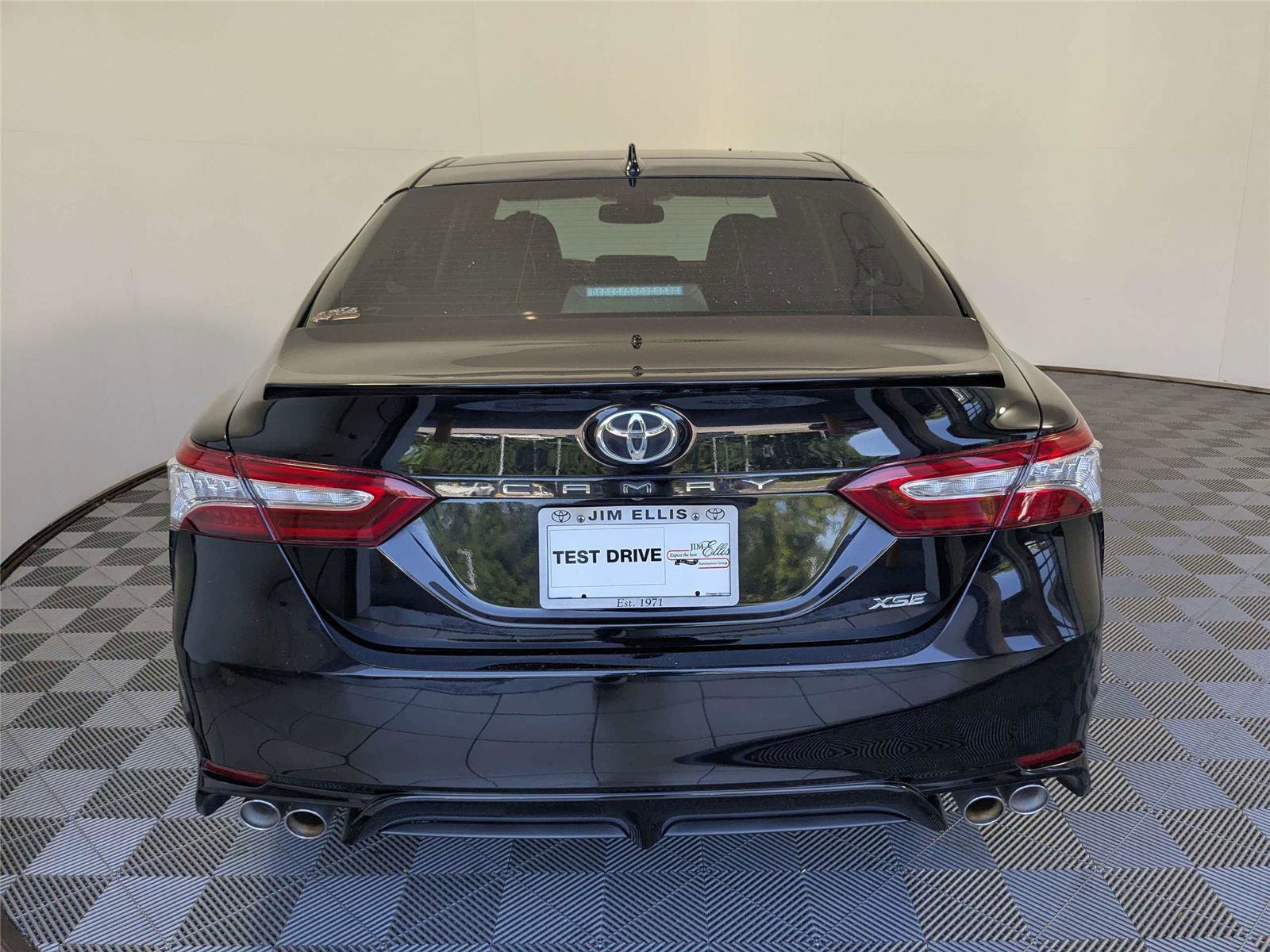 Used 2020 Toyota Camry XSE FWD image 6