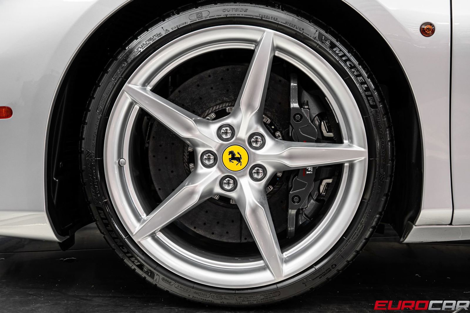 Used 2016 Ferrari 488 GTB RWD image 23