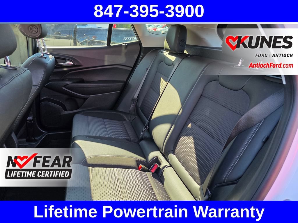 Used 2025 Chevrolet Trax LT FWD image 33