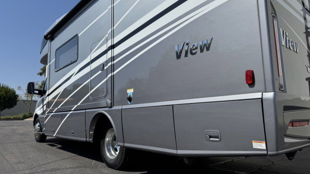 Used 2021 Mercedes-Benz Sprinter 3500 image 40