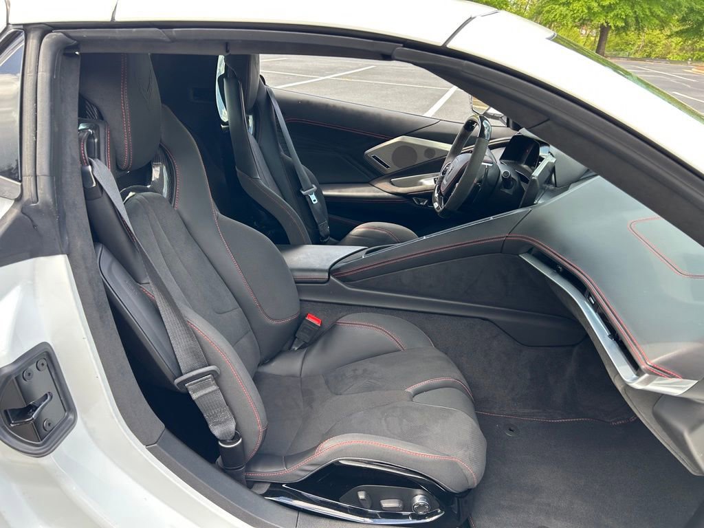 Used 2025 Chevrolet Corvette Z06 RWD image 56