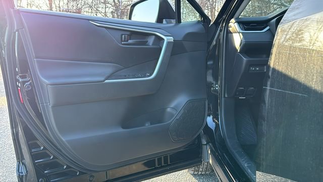 New 2025 Toyota RAV4 LE image 13