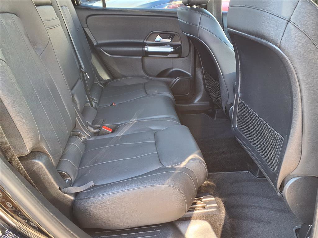 Used 2021 Mercedes-Benz GLB 250 4MATIC image 13