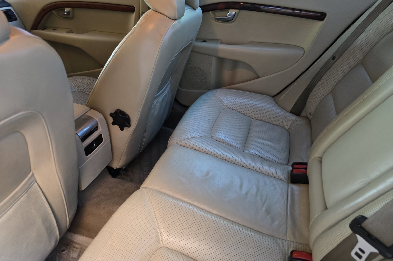 Used 2007 Volvo S80 3.2 image 14