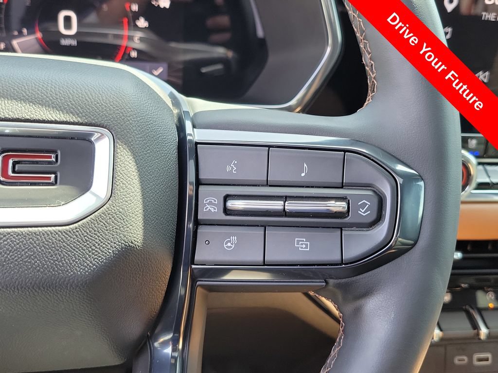 Used 2023 GMC Canyon AT4 w/ AT4 Premium Package AWD/4WD image 6