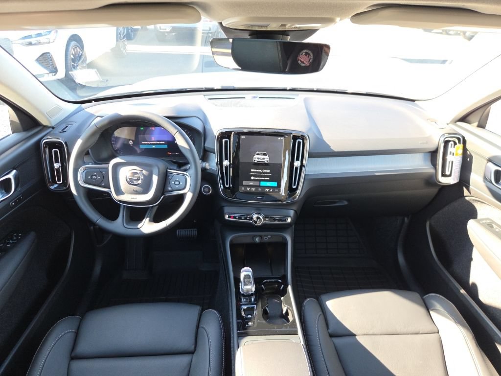 New 2026 Volvo XC40 B5 Plus w/ Protection Package Premier AWD/4WD image 5