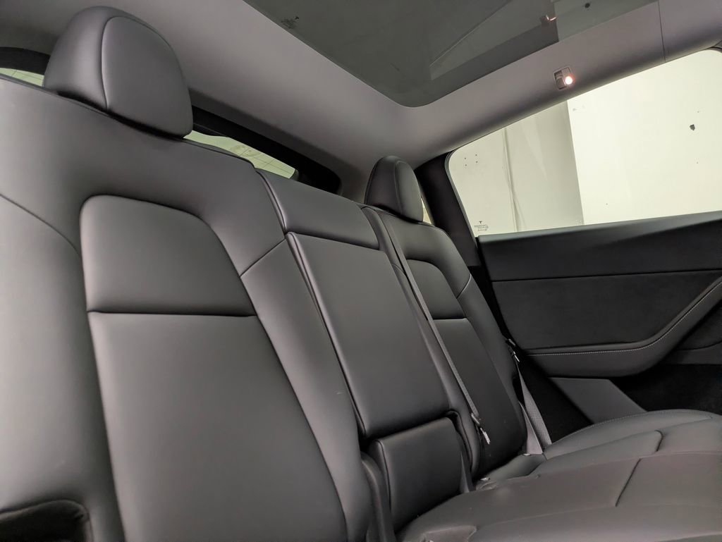 Used 2023 Tesla Model Y AWD image 17